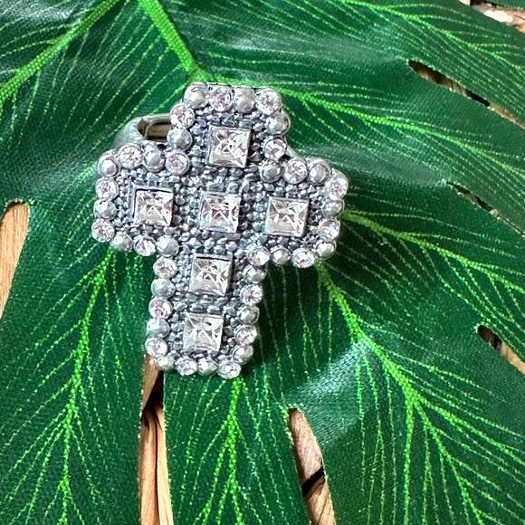 BOGO FREE CRYSTAL CROSS STRETCH RING - Picture 2 of 9